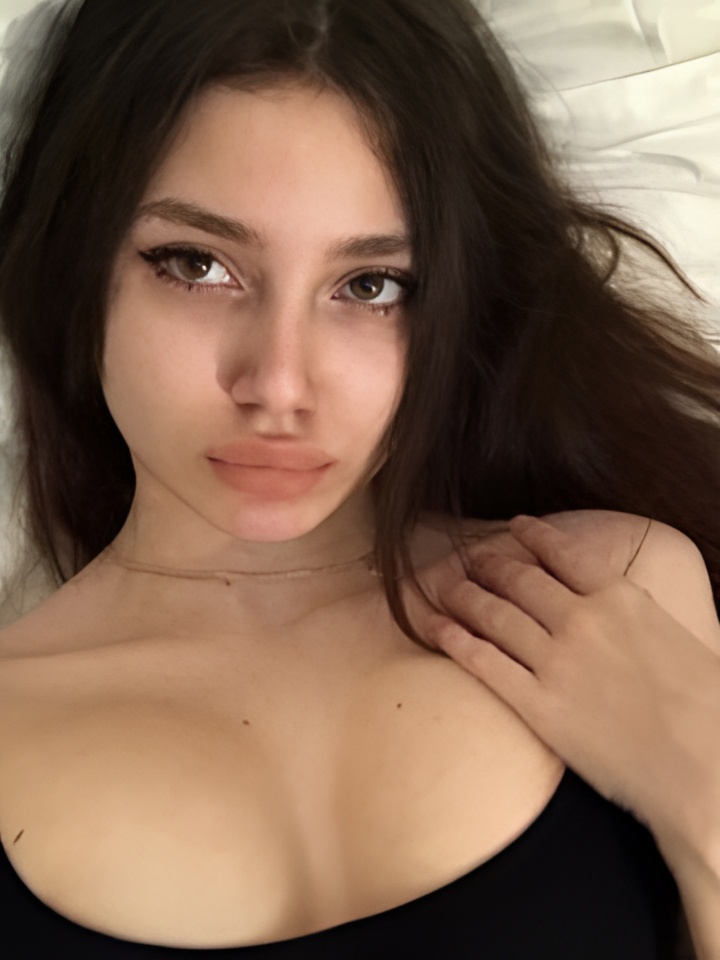 Милена привлекательная девушка из Новокузнецка цена от 1500 руб