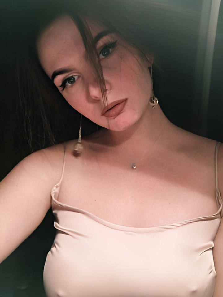 Индивидуалка Надюша, доступна для личного знакомства от 10000 руб